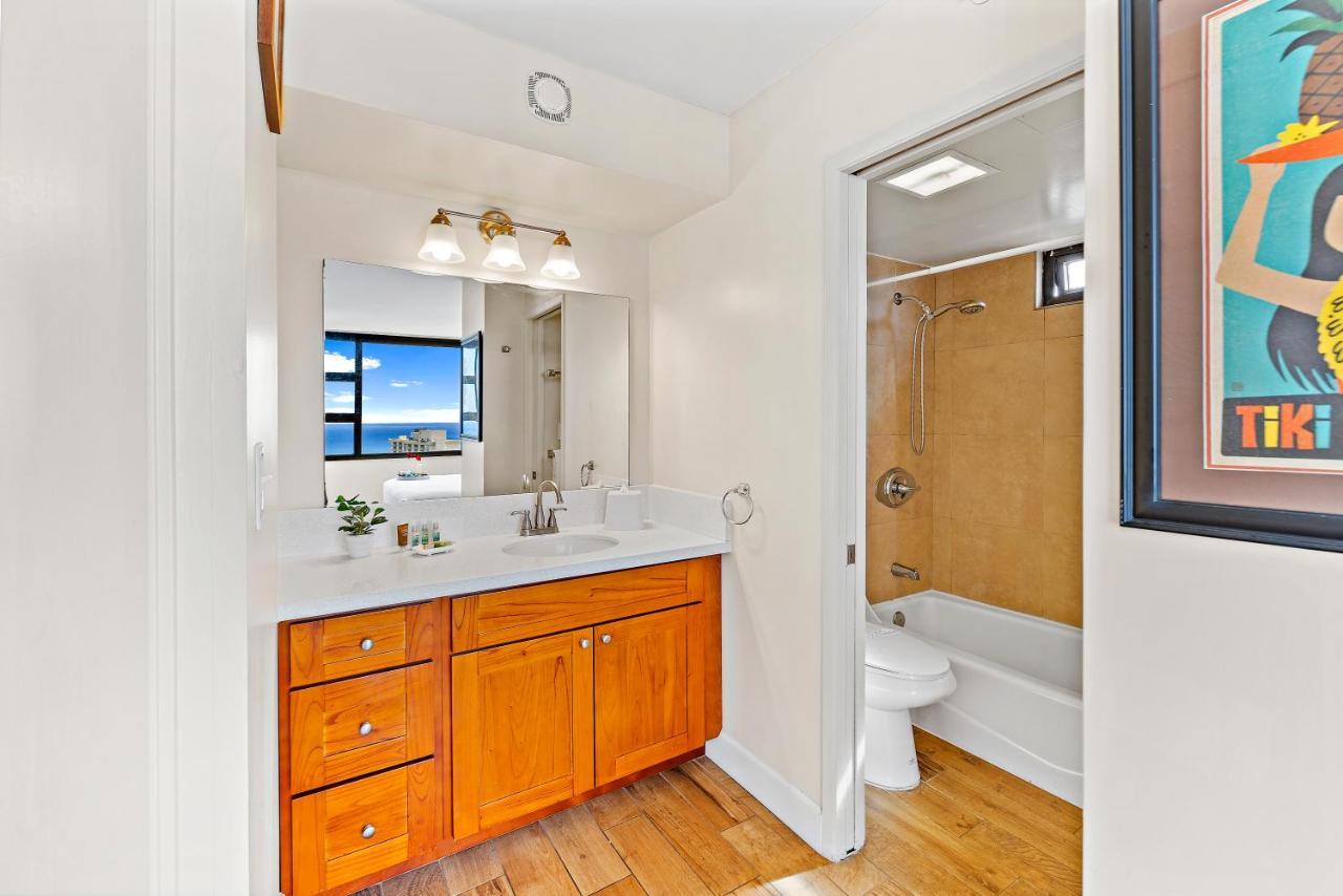 Waikiki Banyan 1Br With Great Ocean Views, Steps To Beach & Parking! هونولولو المظهر الخارجي الصورة