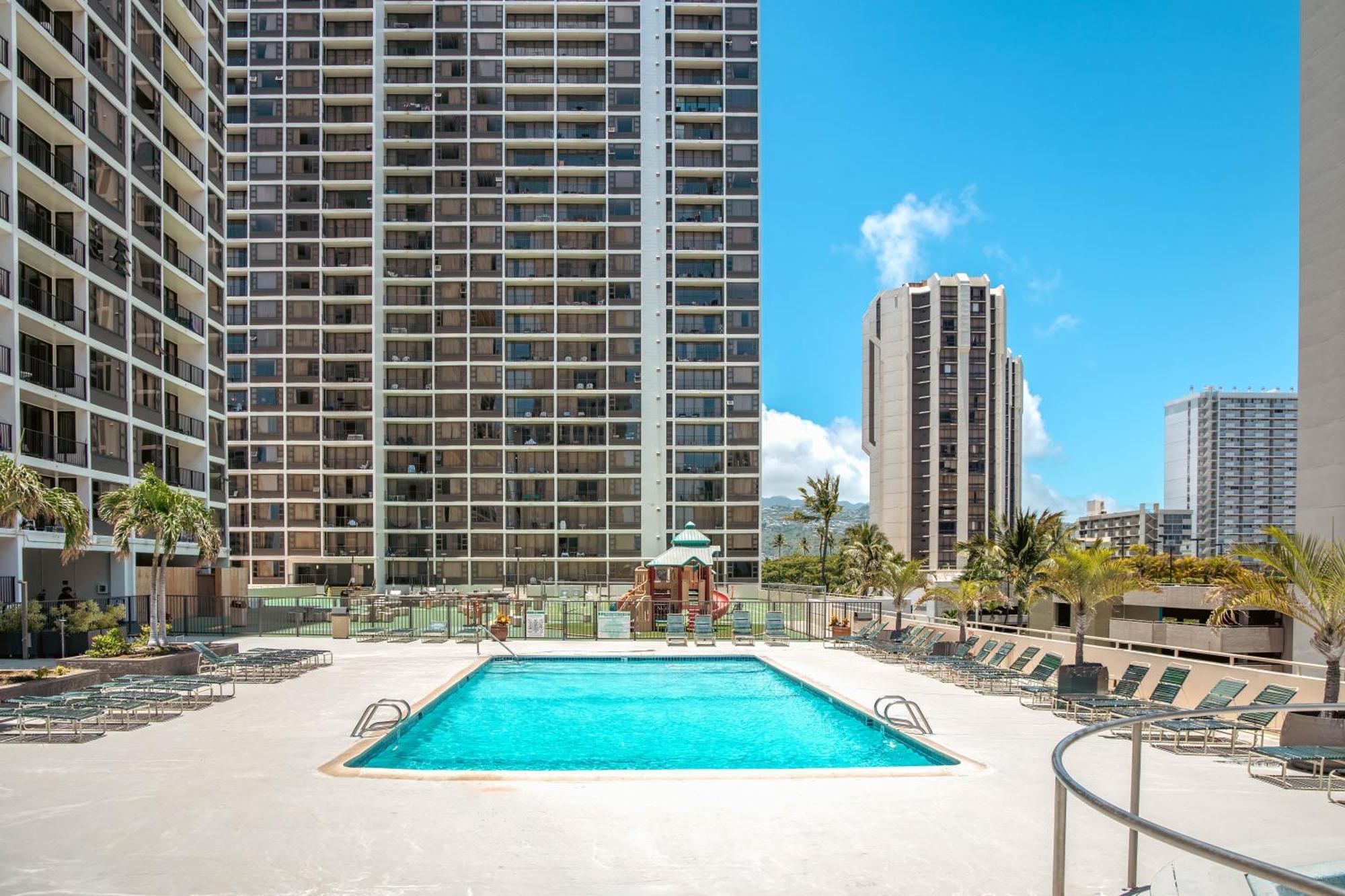 Waikiki Banyan 1Br With Great Ocean Views, Steps To Beach & Parking! هونولولو المظهر الخارجي الصورة
