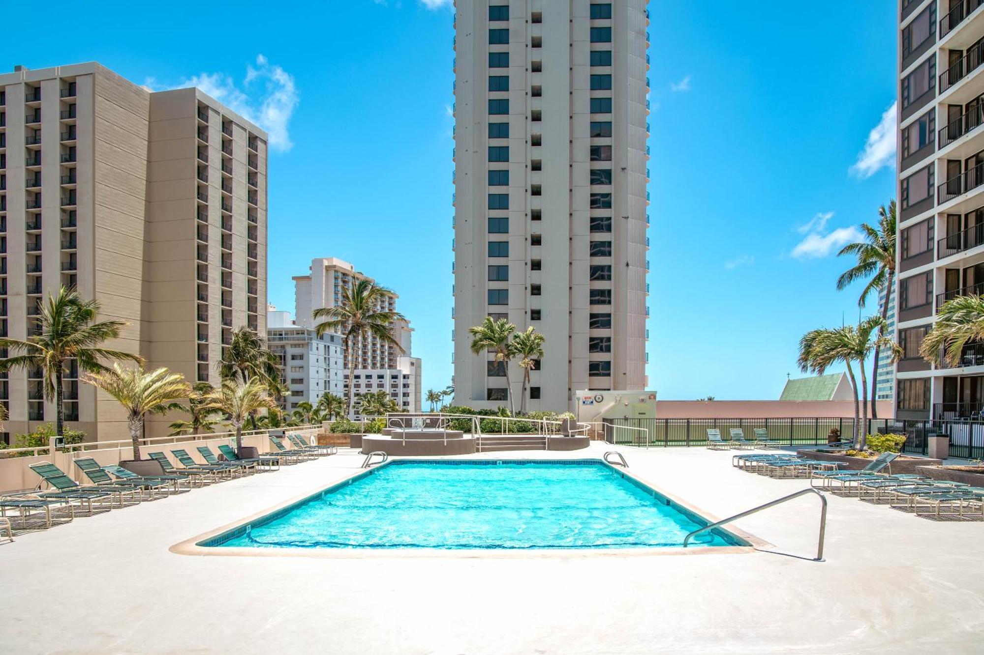 Waikiki Banyan 1Br With Great Ocean Views, Steps To Beach & Parking! هونولولو المظهر الخارجي الصورة