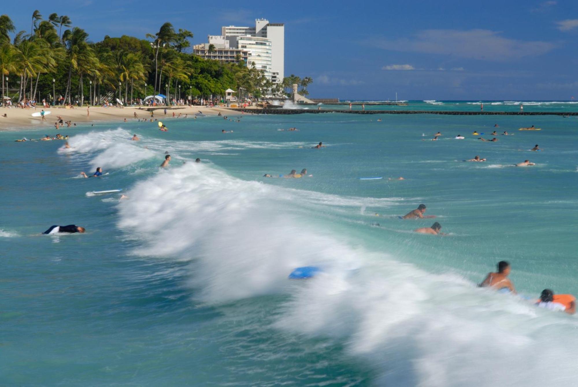 Waikiki Banyan 1Br With Great Ocean Views, Steps To Beach & Parking! هونولولو المظهر الخارجي الصورة