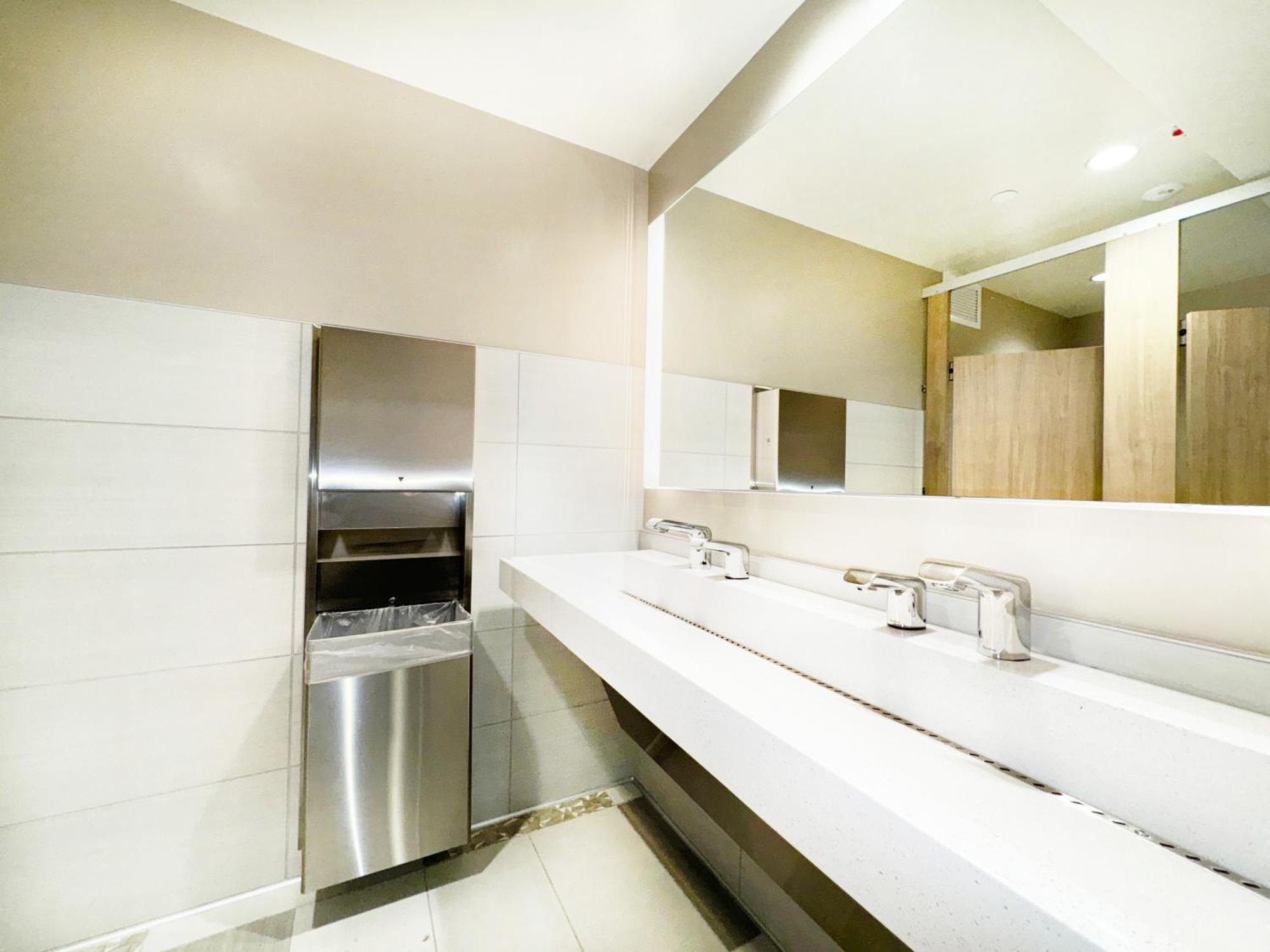 Waikiki Banyan 1Br With Great Ocean Views, Steps To Beach & Parking! هونولولو المظهر الخارجي الصورة